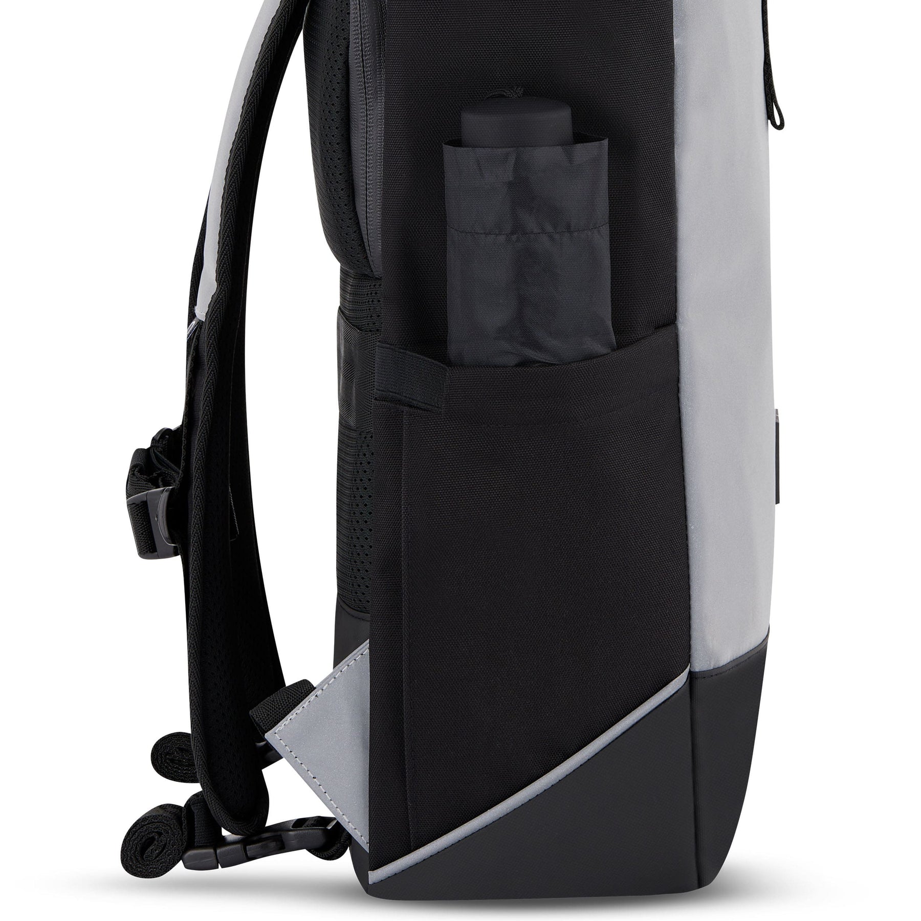 Seitenansicht des Rolltop Rucksacks 'Robin Medium' in Schwarz und Grau mit Außentasche