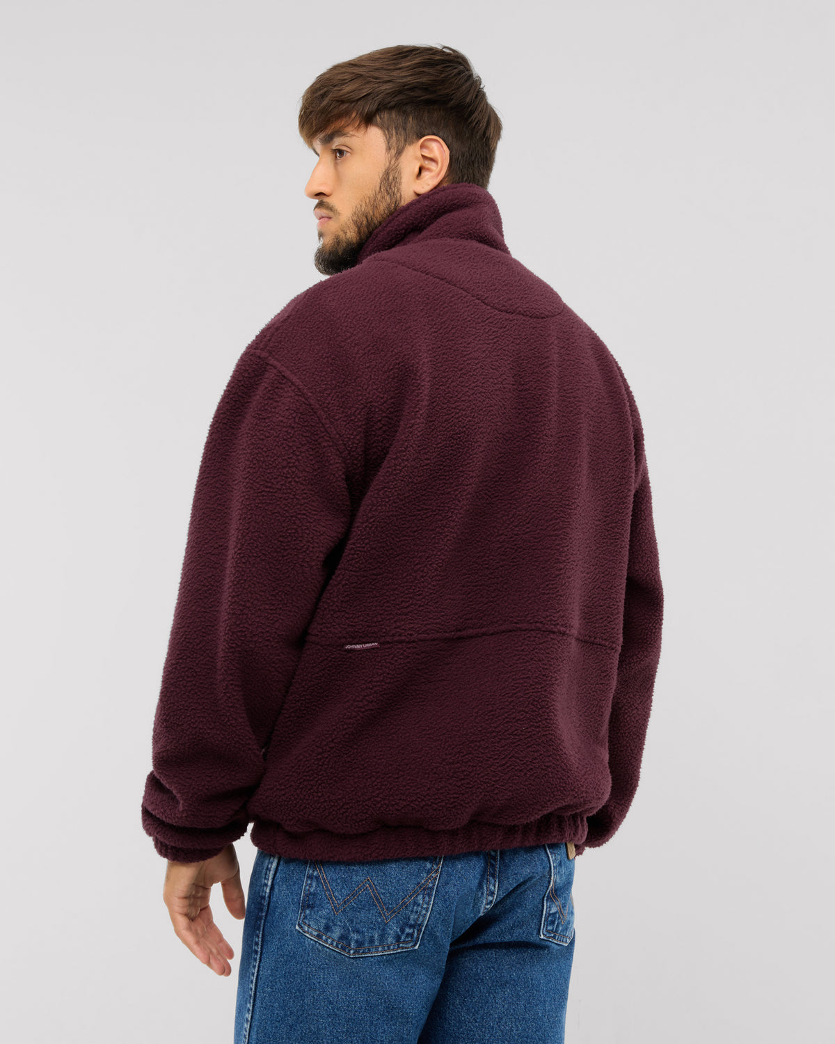 Der elastische Saum rundet das stylische Design unseres Fleecepullovers Ruben passend ab.
