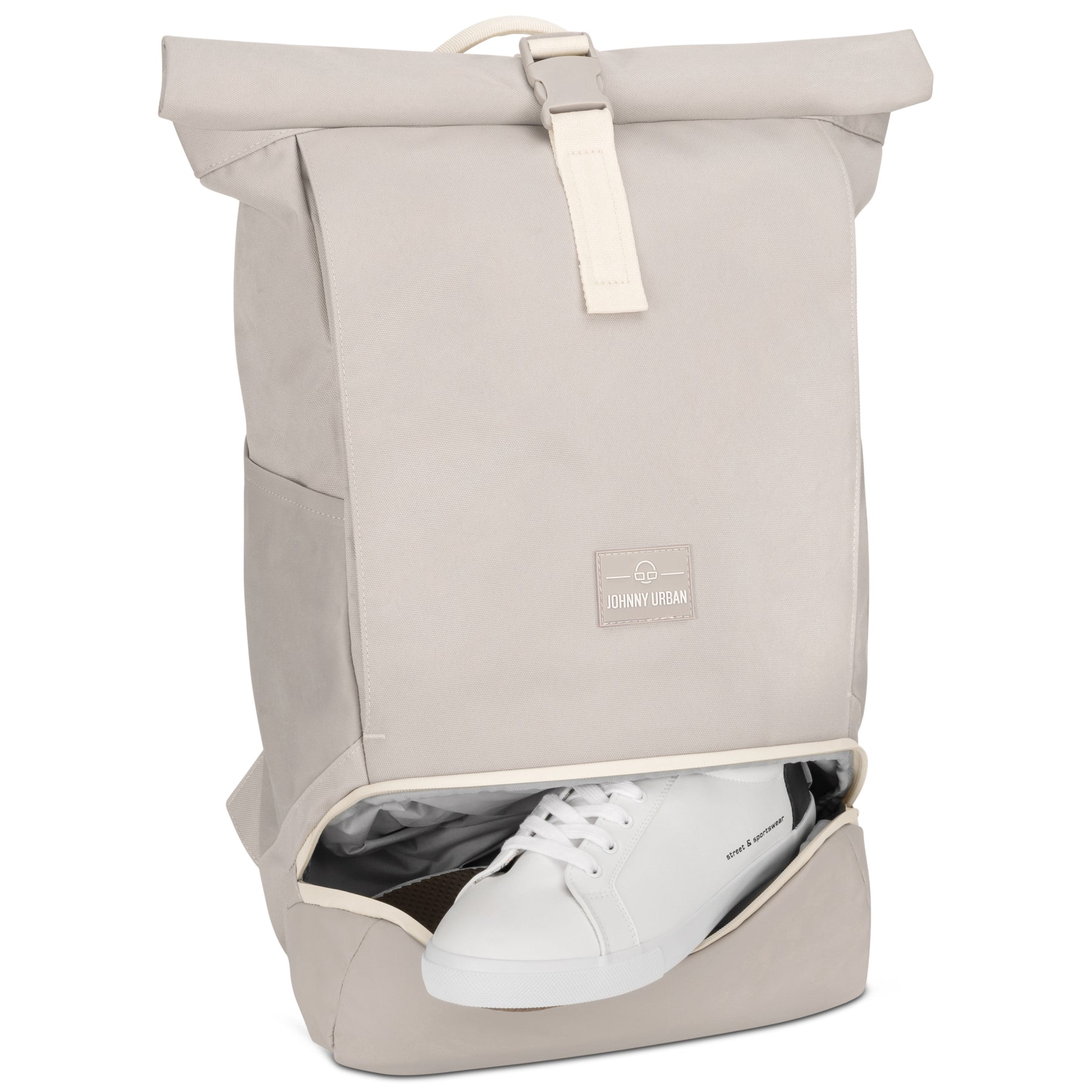Beiger Rolltop Rucksack 'Allen Large' von Johnny Urban mit Schuhfach, teilweise geöffnet