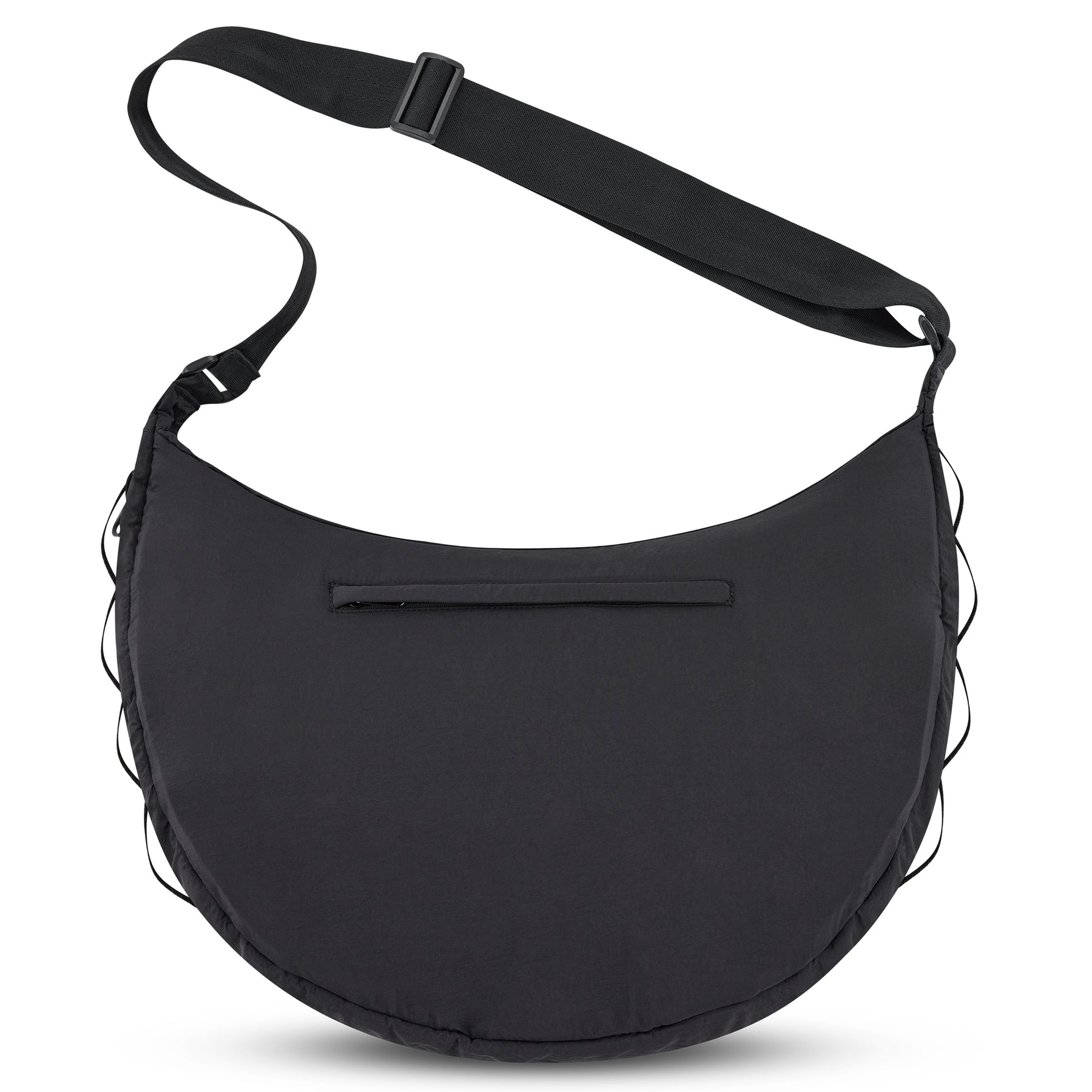 Halbmondförmige schwarze Schultertasche Kaia XL von Johnny Urban mit verstellbarem Schultergurt und Reißverschluss