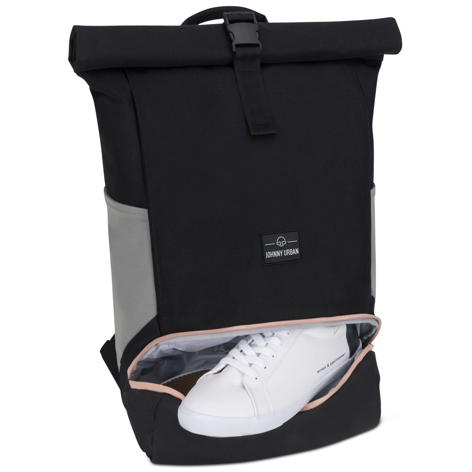 Schwarzer Rolltop Rucksack 'Allen Large' mit grauen Seitentaschen und Fach unten mit weißem Sneaker