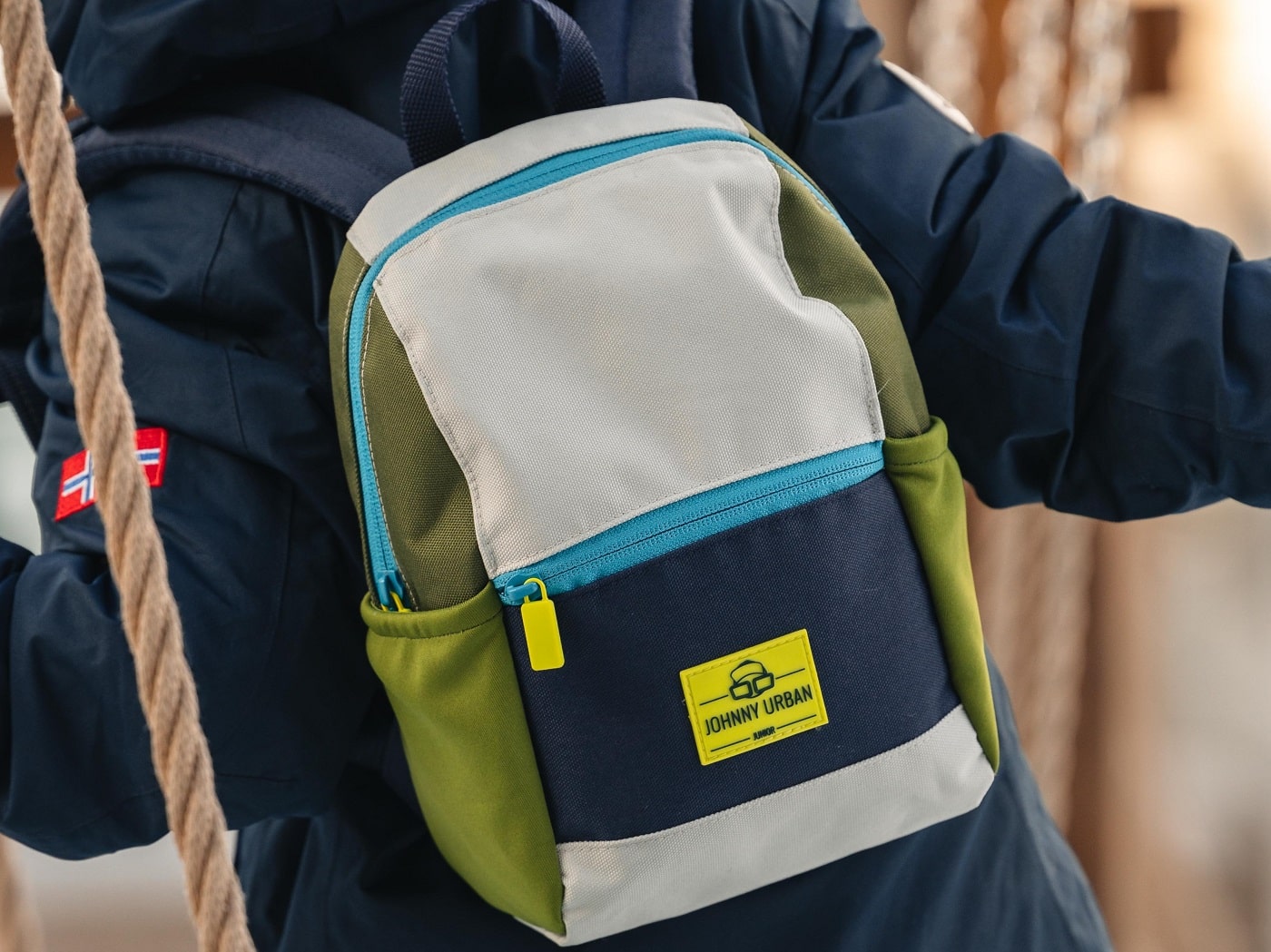 Kinderrucksack Leo für Jungen in blau bunt - Johnny Urban