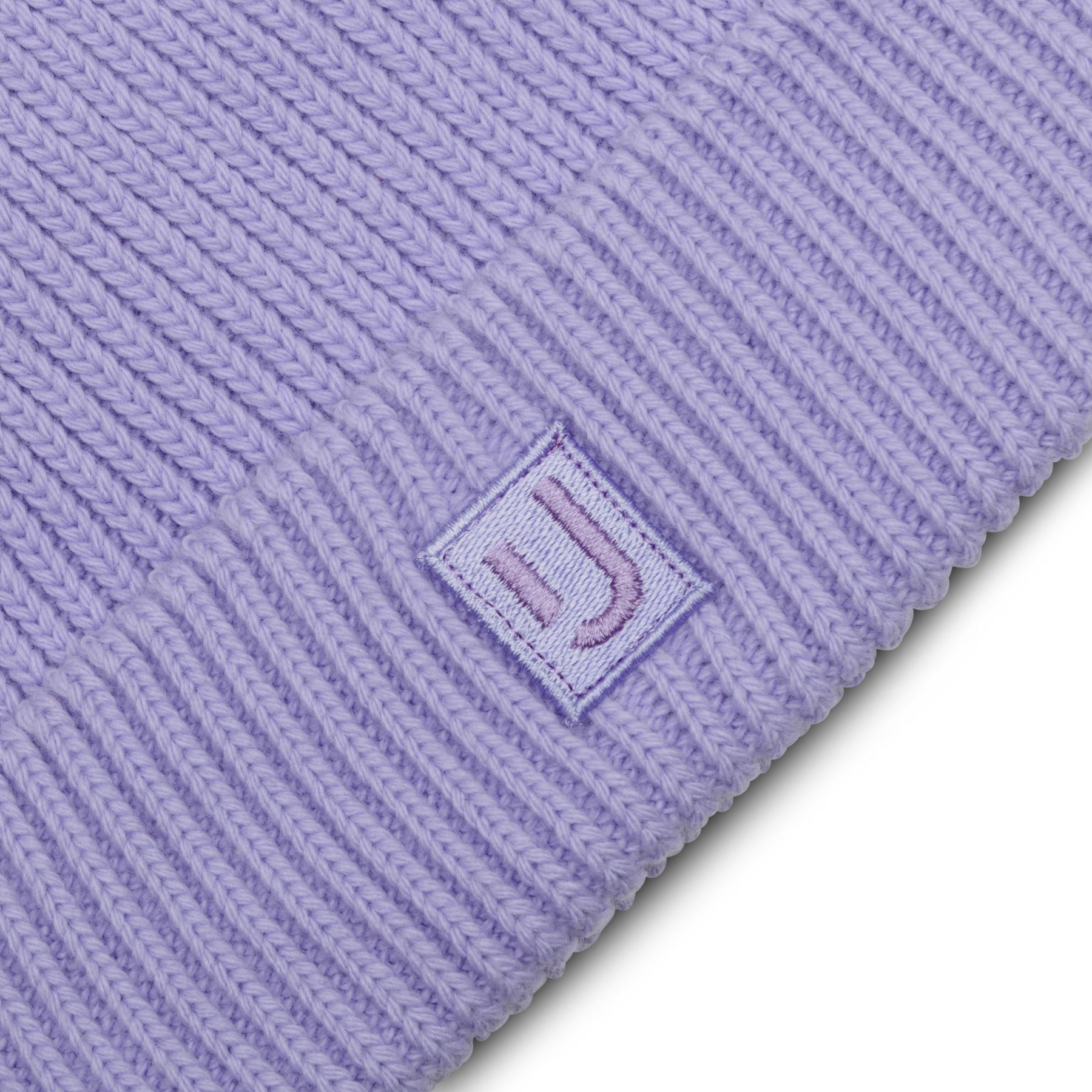 Strickmütze 'Billie' von Johnny Urban in hellem Lila mit kleinem quadratischem Logo
