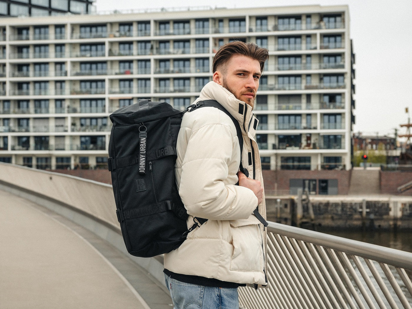 Reisetasche und Rucksack in einem - Johnny Urban