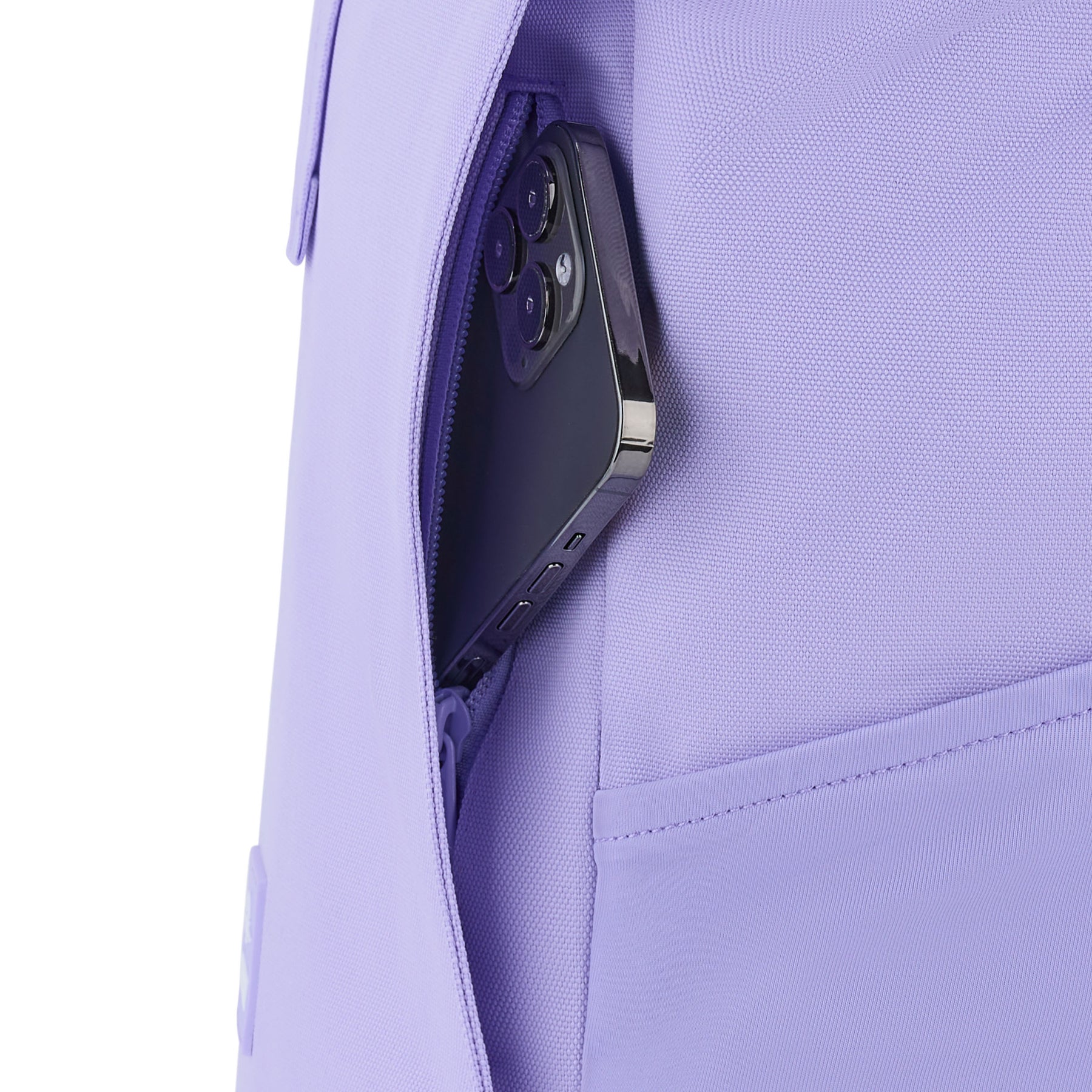Rolltop Rucksack Allen Medium in flieder lila mit seitlichem Reißverschlussfach mit Smartphone