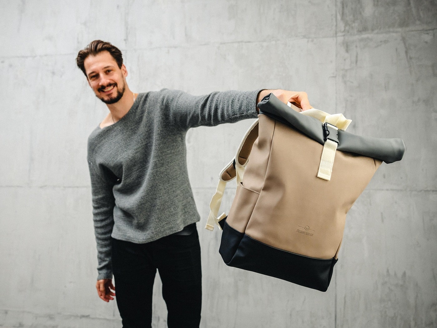 Rolltop Rucksack Harvey in beige-grau - Johnny Urban