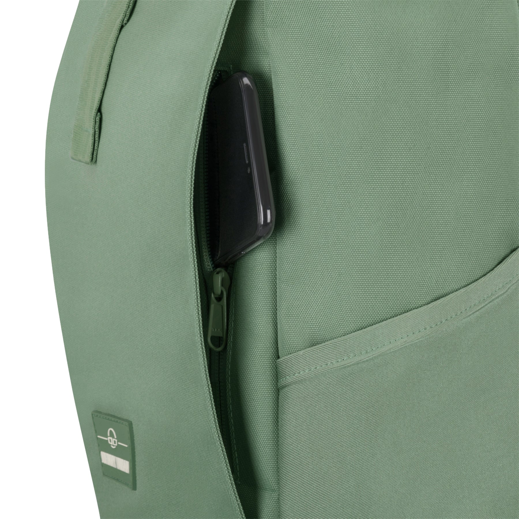 Grüner Rolltop-Rucksack 'Allen Large' mit seitlicher Reißverschlusstasche und Smartphone darin