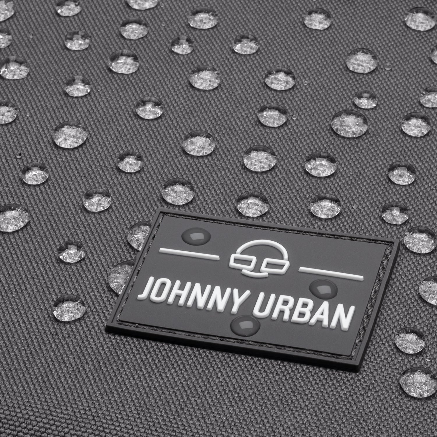 Wasserabweisendes Material mit Johnny Urban Logo auf Rolltop Rucksack 'Allen Medium' in Dunkelgrau