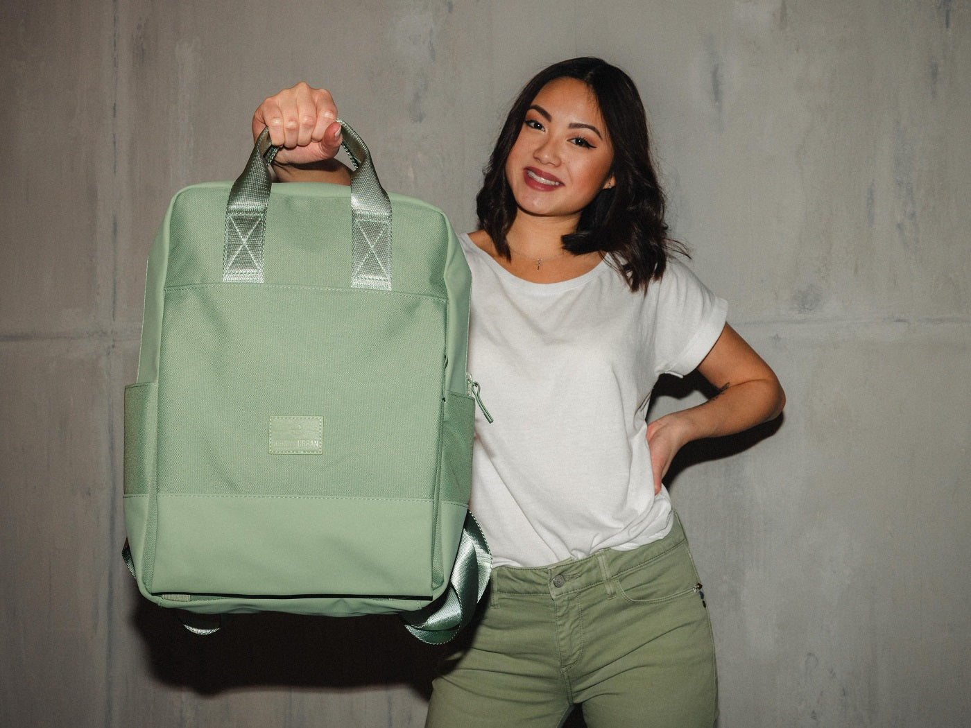 nachhaltiger Damenrucksack Jona in sage green - Johnny Urban