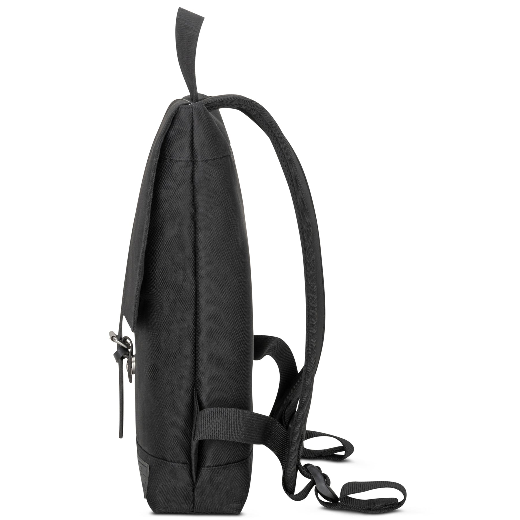 Schlanker schwarzer Damenrucksack 'Mia' von Johnny Urban, Seitenansicht mit verstellbaren Schulterriemen