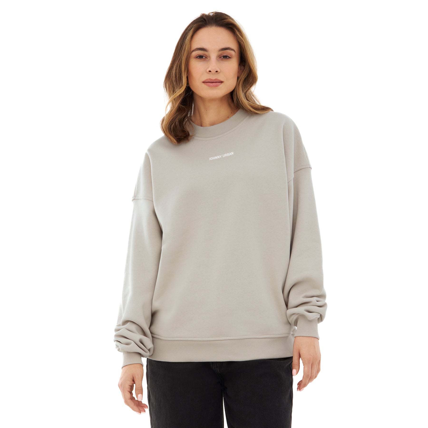 Beiges oversized Damen-Crewneck Sweatshirt 'Carter' mit kleinem weißen 'Johnny Urban' Schriftzug vorne