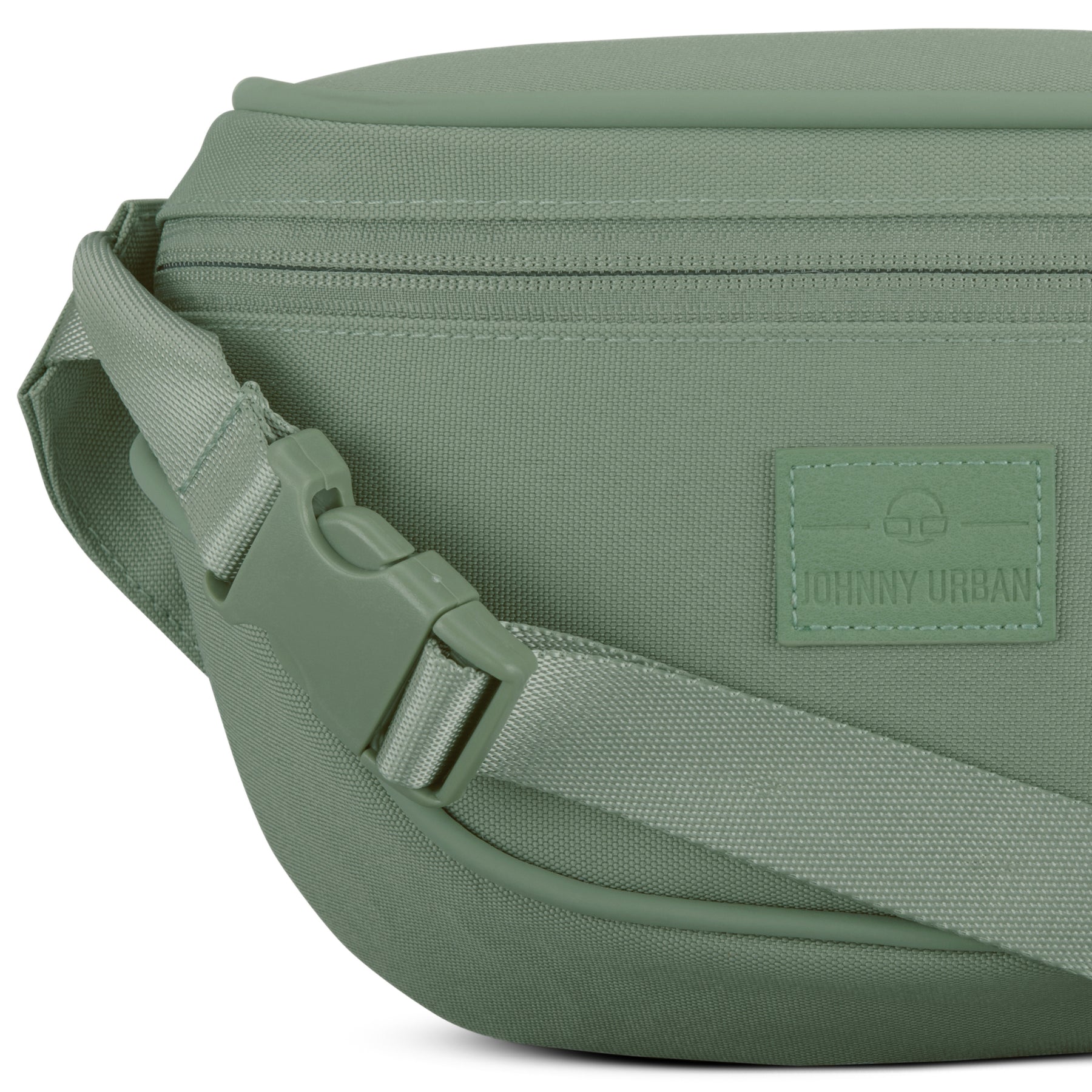 Grüne Bauchtasche 'Ben' von Johnny Urban aus recyceltem Material mit Reißverschluss und verstellbarem Gurt