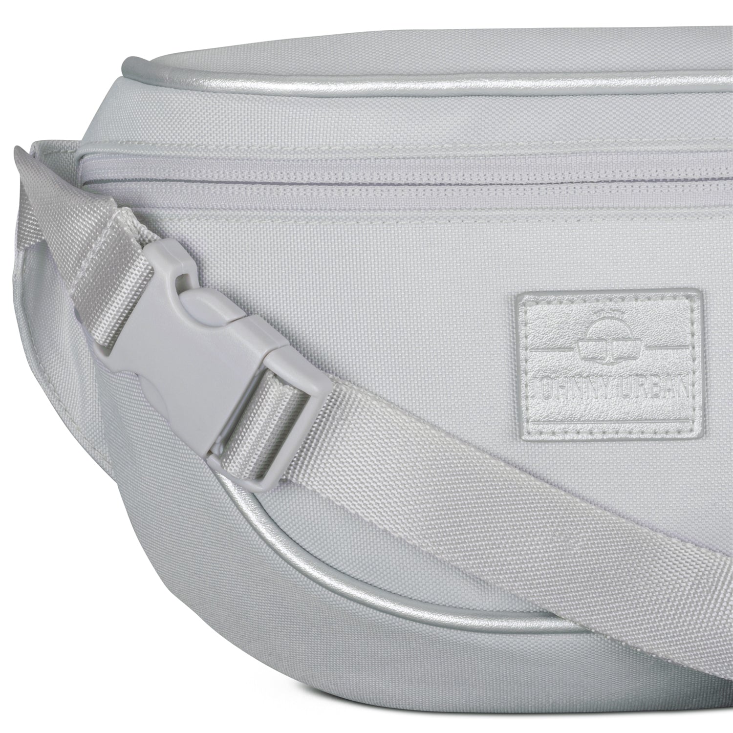 Silberne Bauchtasche 'Ben' von Johnny Urban mit Reißverschluss und verstellbarem Gurt