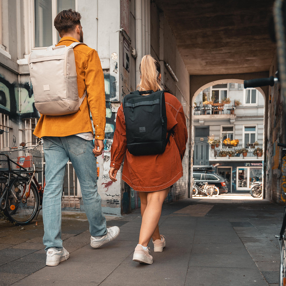 Moderner Rucksack für Damen & Herren. ALT #farbe_schwarz