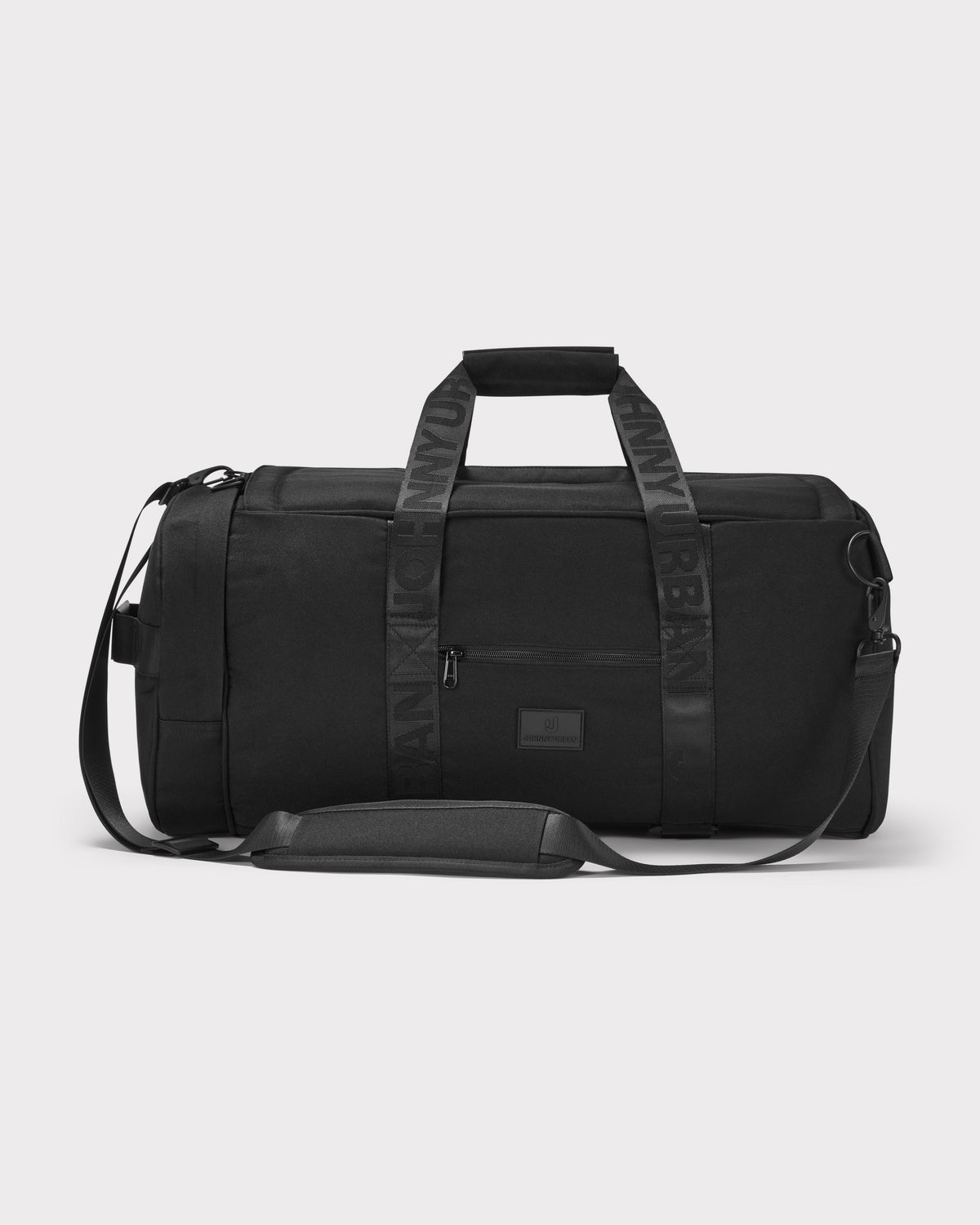 Schwarze Johnny Urban Duffle Bag 'Colin' aus robustem Material mit verstellbarem Schultergurt und Griffen