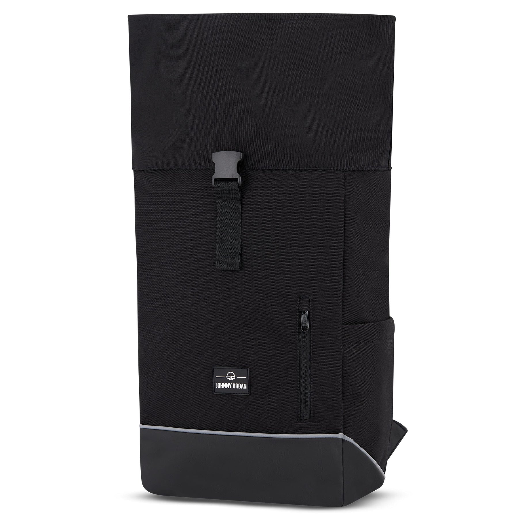 Schwarzer Rolltop-Rucksack Robin Medium von Johnny Urban, mit Frontreißverschluss und reflektierendem Streifen am Boden