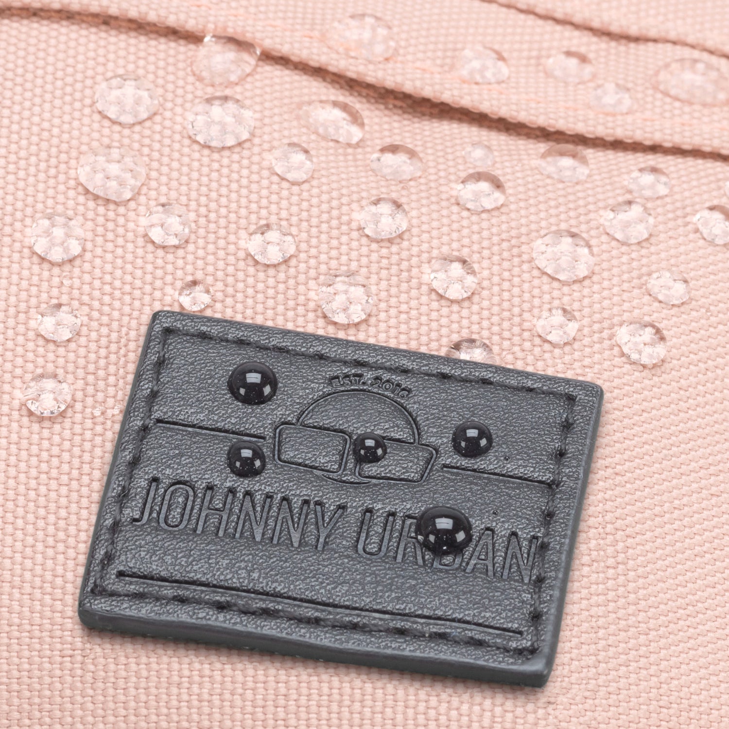 Wasserabweisendes Material mit Johnny Urban Logo auf der Bauchtasche 'Tom'