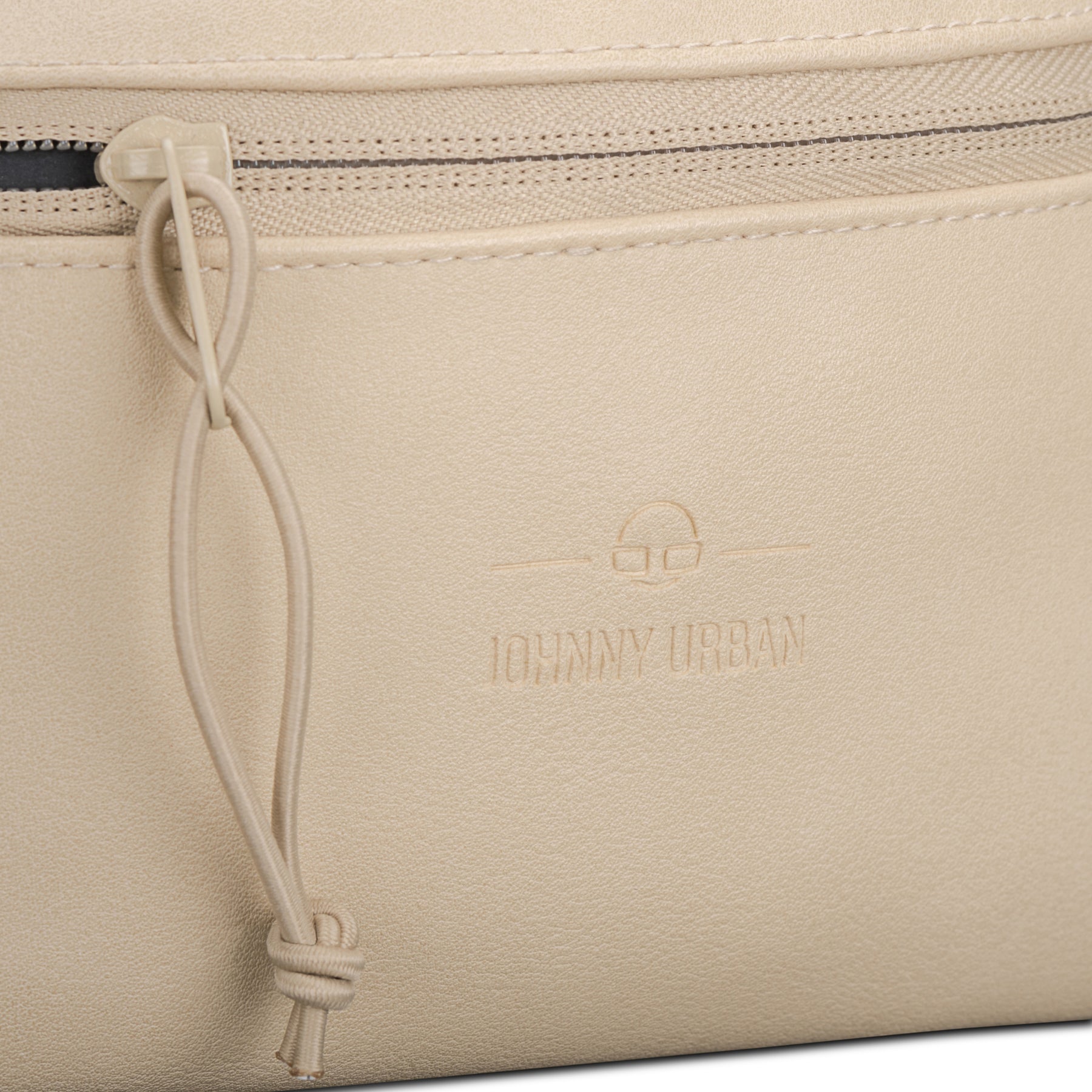 Bauchtasche 'Toni' aus beigem Kunstleder mit geprägtem 'Johnny Urban' Logo und Reißverschluss mit Lederschlaufe