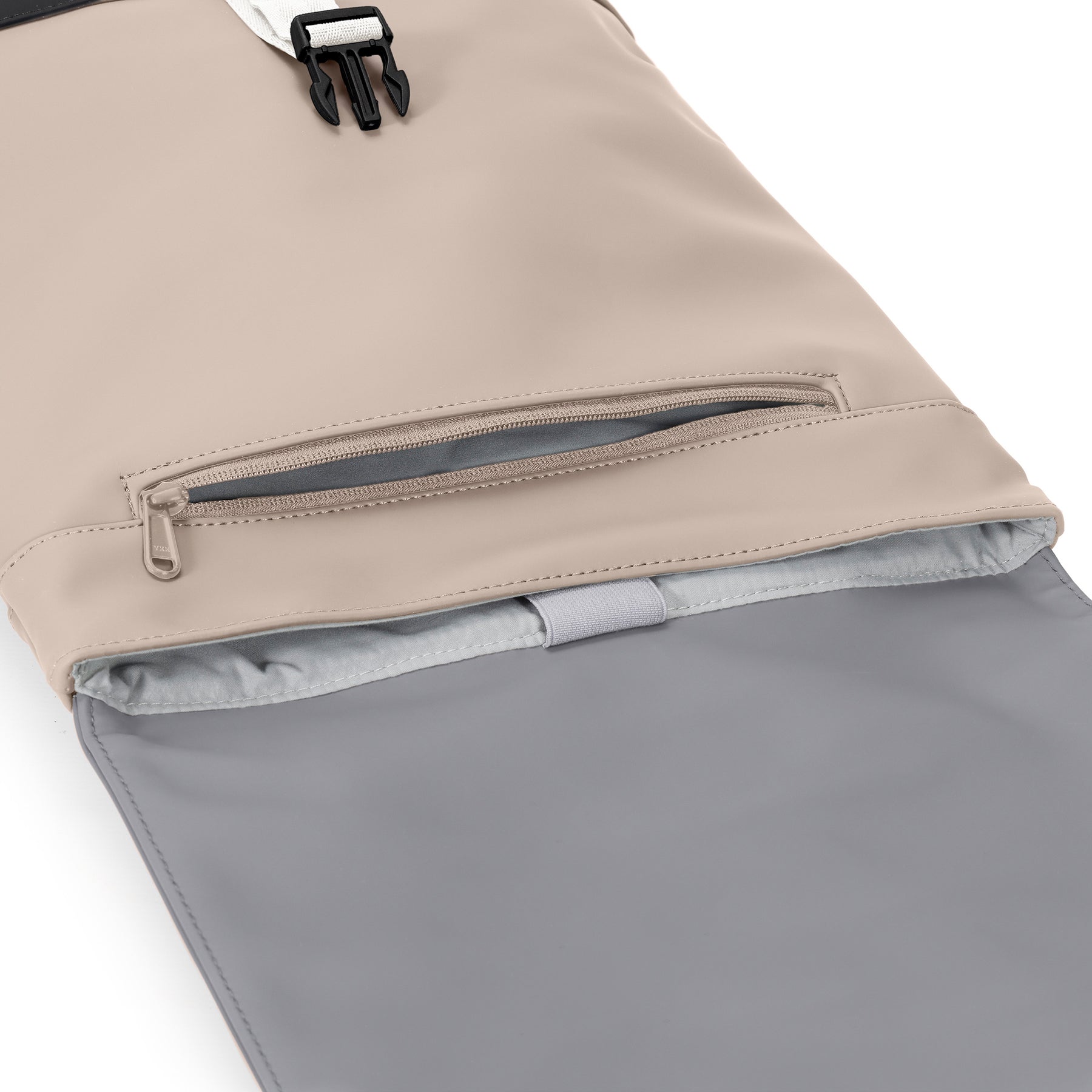 Kleiner Damenrucksack 'Ruby' in Beige mit Reißverschlusstasche und grauem Innenfutter
