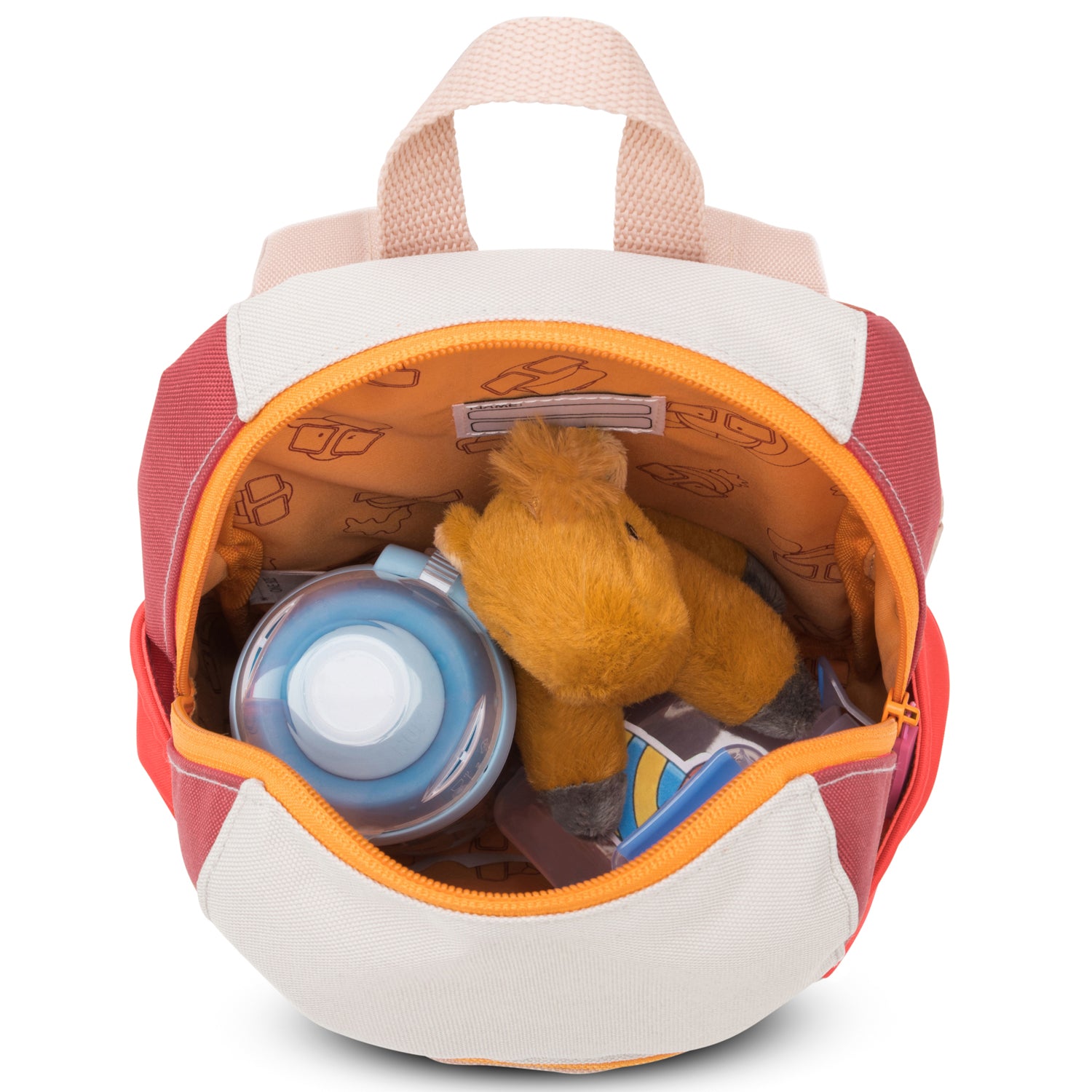 Kleiner Kinderrucksack 'Leo' von Johnny Urban mit orangefarbenem Innenleben, gefüllt mit Kuscheltier und Wasserflasche