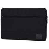 Schwarze Laptop-Hülle 'Jake' von Johnny Urban für 13-16 Zoll Laptops mit Reißverschluss und Logo-Patch