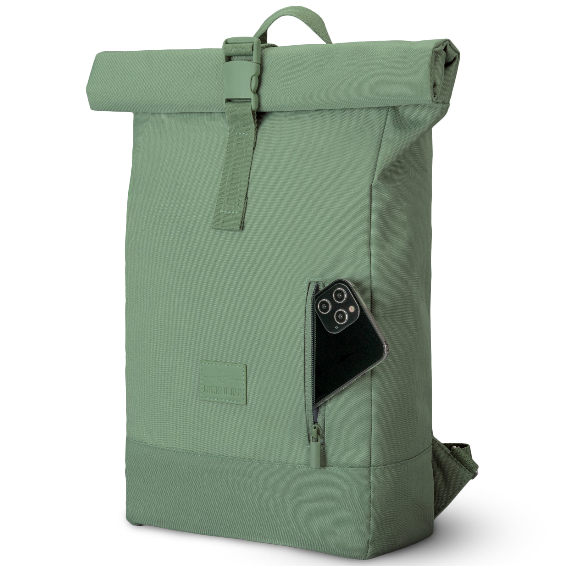 Grüner Rolltop-Rucksack 'Robin Medium' von Johnny Urban mit seitlichem Reißverschluss und Smartphone in der Tasche