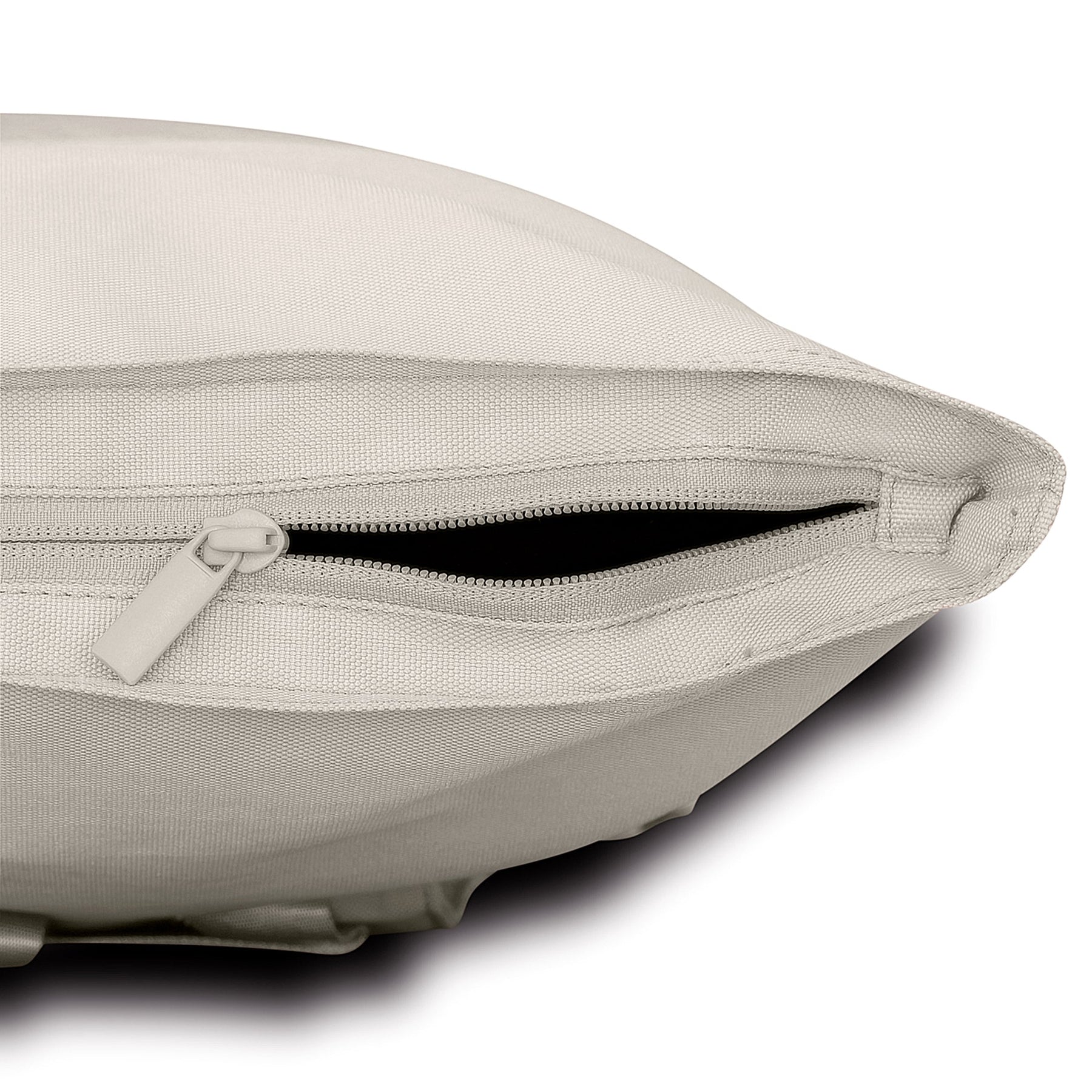 Rolltop Rucksack Robin Large in sandbeige mit Reißverschlussdetail