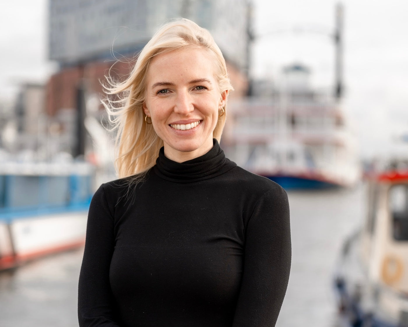 Unser geschätztes Teammitglied und Ansprechpartnerin Ann-Kristin ist für deine Fragen offen. 