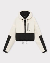 Cropped Teddy Fleecejacke 'Carey' in Creme mit schwarzen Details, durchgehendem Reißverschluss und Kapuze