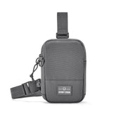 Johnny Urban Front Pack 'Arthur' in dunkelgrauem, rechteckigem, robustem Material mit verstellbarem Gurt