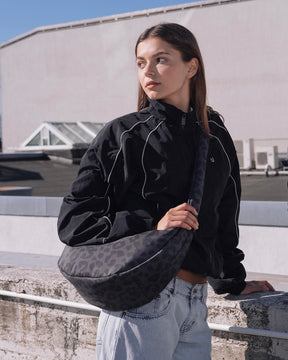 Half Moon Bag "Lou Large" grey leo