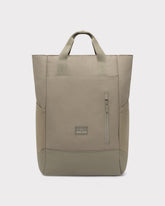 Beige Wickeltasche 'Blair' von Johnny Urban mit kurzem Griff, Fronttasche und seitlichen Innentaschen