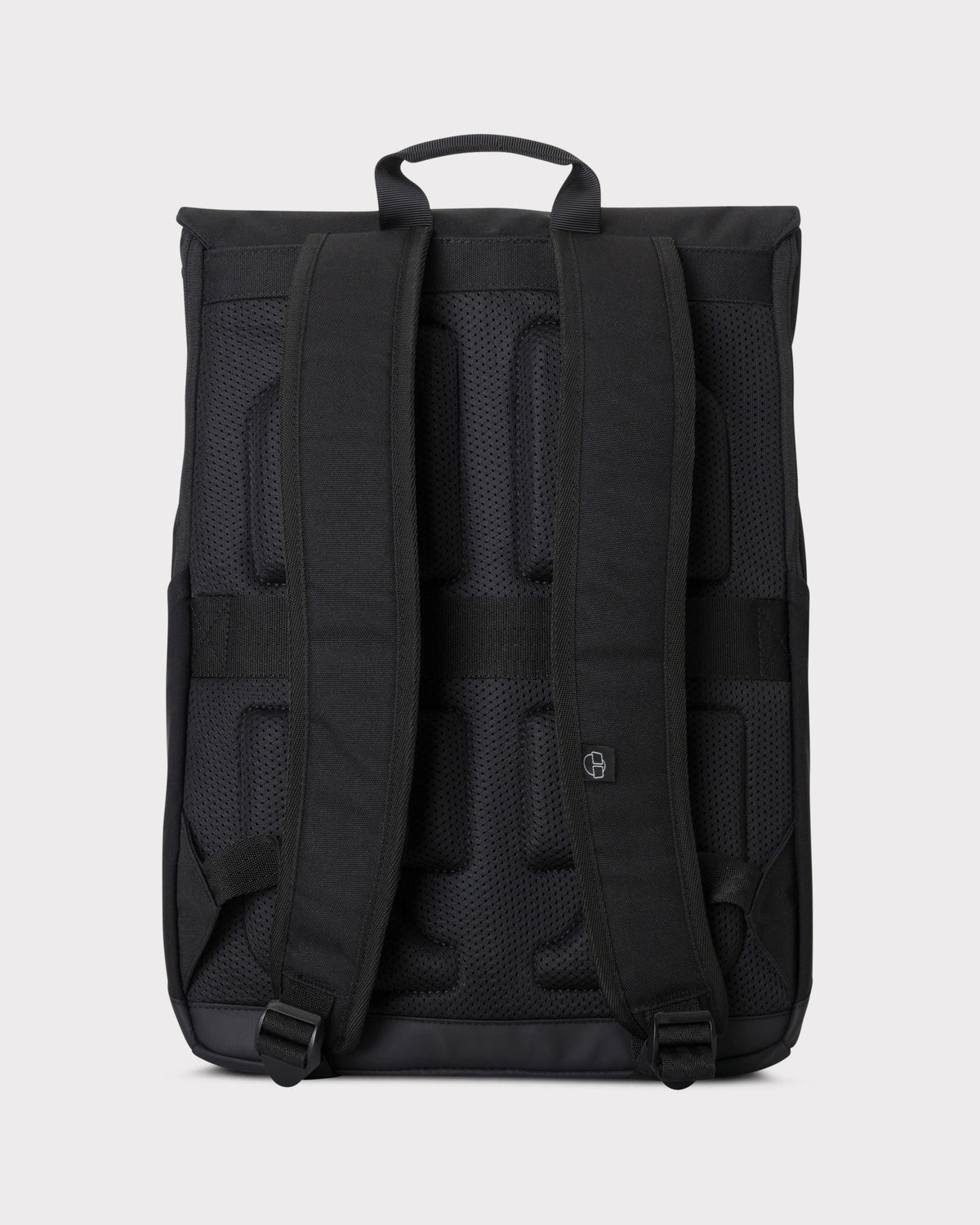 Schwarzer nachhaltiger Rucksack 'Mika' mit gepolsterten Schulterriemen und Rückenpanel